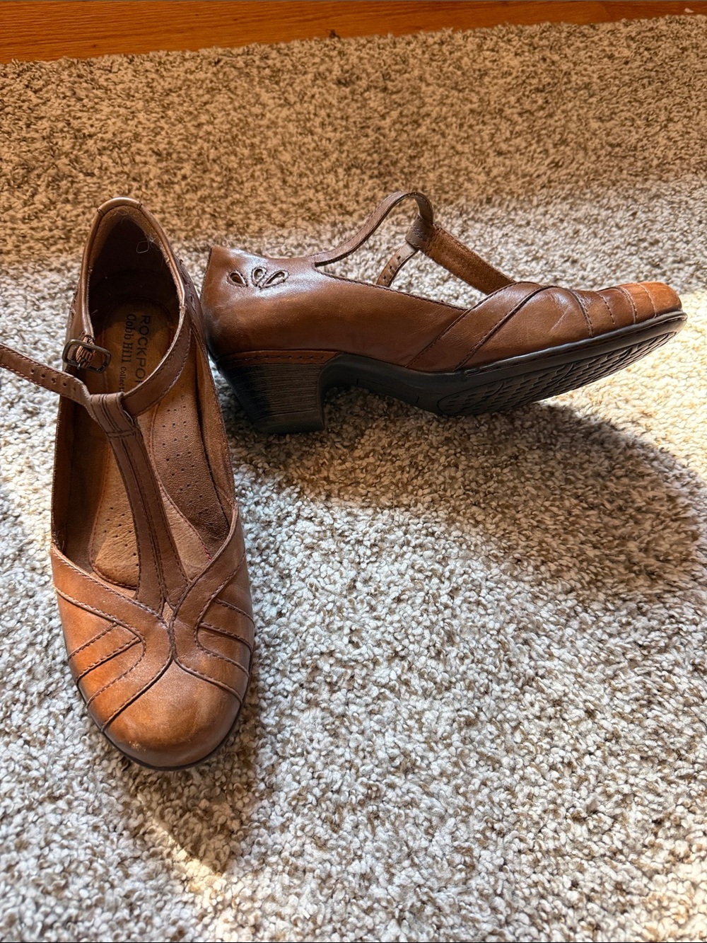 Rockport Cobb Hill Collection Beige Leather T-Strap Low Heels